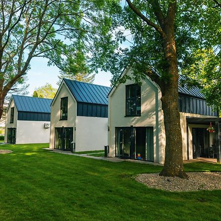Domki Villa Hoff Resort Тженсач Екстериор снимка