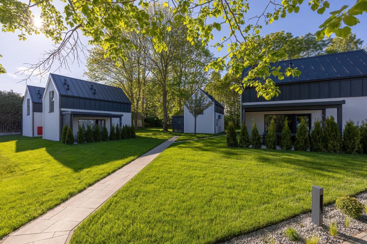 Domki Villa Hoff Resort Тженсач Екстериор снимка